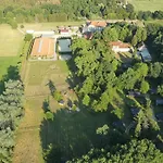 Mit Garten, *