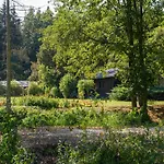 Mit Garten, *
